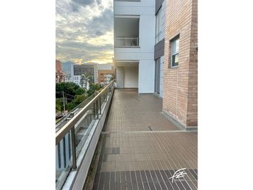 APARTAMENTO EN VENTA EN EL POBLADO, MEDELLN