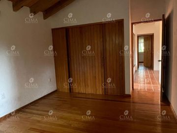 RENTA CASA EN EL BOSQUE CON SEGURIDAD EN CUERNAVACA - R176