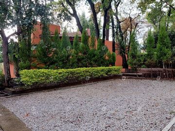 RENTA CASA EN EL BOSQUE CON SEGURIDAD EN CUERNAVACA - R176