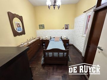 4 ambientes con 2 baños, PH al frente