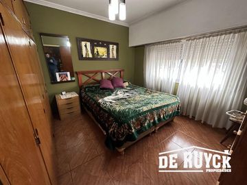 4 ambientes con 2 baños, PH al frente