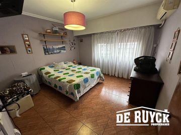 4 ambientes con 2 baños, PH al frente