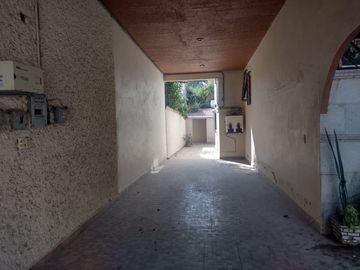 CASA EN DESNIVELES DE 3 PISOS, HACIENDA OJO DE AGUA SUP. 525 MTS