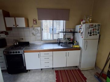 Casa para 2 Familias en venta en Lanus Oeste