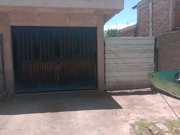 VENTA CASA CON DEPARTAMENTO EN GUAYMALLEN
