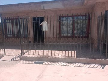 VENTA CASA CON DEPARTAMENTO EN GUAYMALLEN