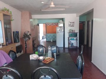 VENTA CASA CON DEPARTAMENTO EN GUAYMALLEN