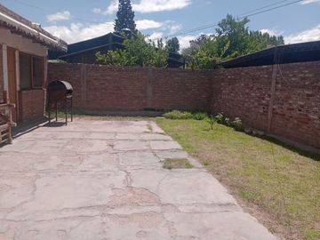VENTA CASA CON DEPARTAMENTO EN GUAYMALLEN