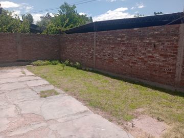 VENTA CASA CON DEPARTAMENTO EN GUAYMALLEN