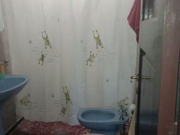 VENTA CASA CON DEPARTAMENTO EN GUAYMALLEN