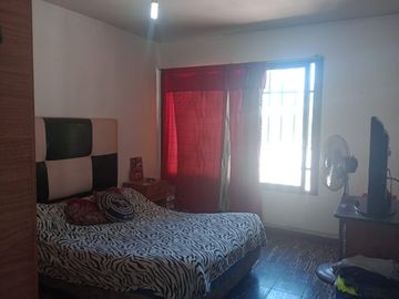 VENTA CASA CON DEPARTAMENTO EN GUAYMALLEN