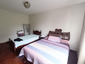 Venta casa 2 pisos a.t. 200 m2 a.c 281 m2 URB. PALAO S.M.P