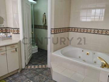 Vendo Casa amplia en Conjunto Residencial en el Sector El Bosque