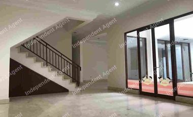 Rumah 2 lantai di Jalan Raya Pangeran Antasari Jakarta Selatan