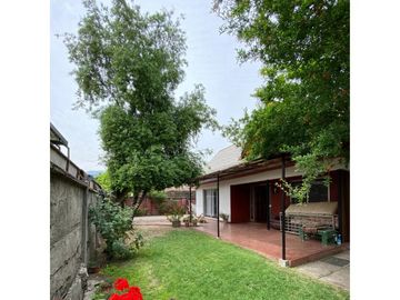 Amplia Casa en Barrio Consolidado y Seguro en Ñuñoa