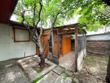 Amplia Casa en Barrio Consolidado y Seguro en Ñuñoa