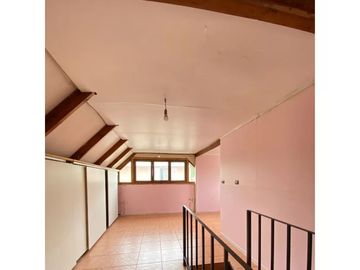 Amplia Casa en Barrio Consolidado y Seguro en Ñuñoa
