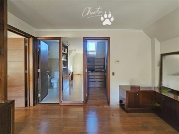 Casa en Venta en esquina avenida plaza, cerca del cerro las varas