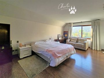 Casa en Venta en esquina avenida plaza, cerca del cerro las varas