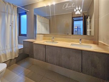 Casa en Venta en esquina avenida plaza, cerca del cerro las varas