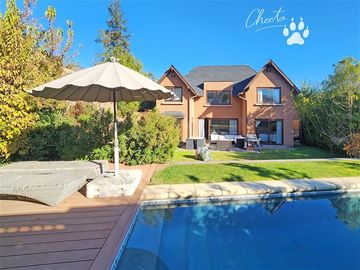 Casa en Venta en esquina avenida plaza, cerca del cerro las varas