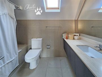 Casa en Venta en esquina avenida plaza, cerca del cerro las varas