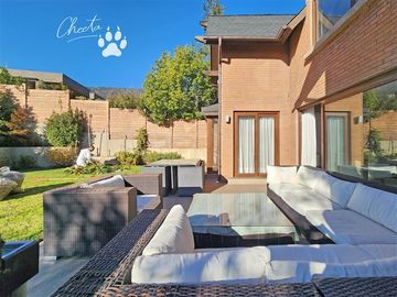 Casa en Venta en esquina avenida plaza, cerca del cerro las varas