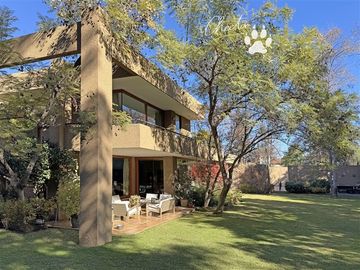 Casa en Venta en Fray Montalva, las condes