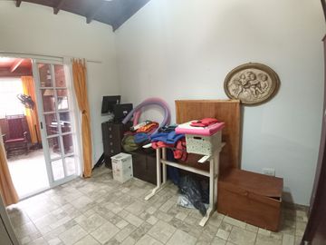 VENTA CASA  DE 5 AMBIENTES EN MORENO Multifamiliar