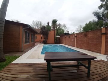 VENTA CASA  DE 5 AMBIENTES EN MORENO Multifamiliar
