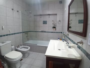 VENTA CASA  DE 5 AMBIENTES EN MORENO Multifamiliar