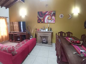 VENTA CASA  DE 5 AMBIENTES EN MORENO Multifamiliar