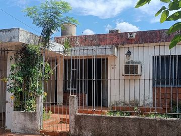 CASA A DETRAS DE SAMSA, A  450 MTS. DEL CENTRO. POSADAS MISIONES VENTA