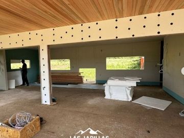Casa de categoria en Las Jarillas, barrio privado con vista 360 grados a las sierras. Pre-venta