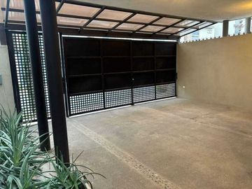 Hermosa casa de 3 pisos en RENTA Dominio Cumbres, García, Nuevo León