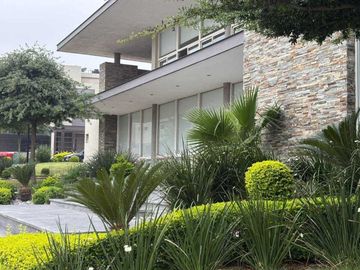 Hermosa casa de 3 pisos en RENTA Dominio Cumbres, García, Nuevo León