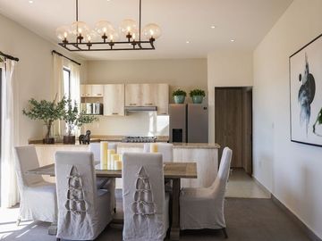 Casa en Venta en San Miguel con Terraza Panorámica y Diseño Contemporáneo