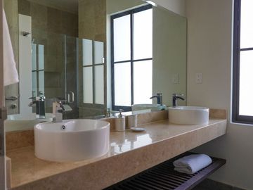 Casa en Venta en San Miguel con Terraza Panorámica y Diseño Contemporáneo