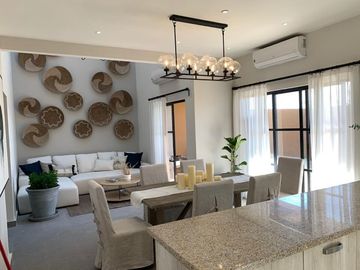 Casa en Venta en San Miguel con Terraza Panorámica y Diseño Contemporáneo