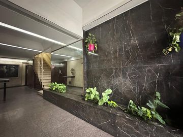Venta de Departamento 2 ambientes al frente en Liniers
