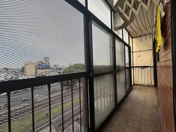 Venta de Departamento 2 ambientes al frente en Liniers