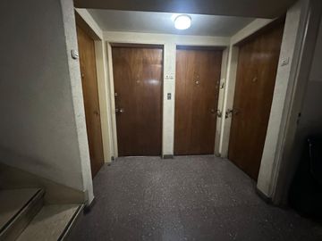 Venta de Departamento 2 ambientes al frente en Liniers