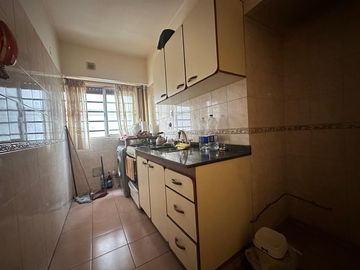 Venta de Departamento 2 ambientes al frente en Liniers