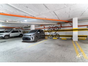 APARTAMENTO EN VENTA EN LAURELES, MEDELLN