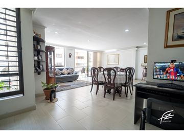 APARTAMENTO EN VENTA EN LAURELES, MEDELLN