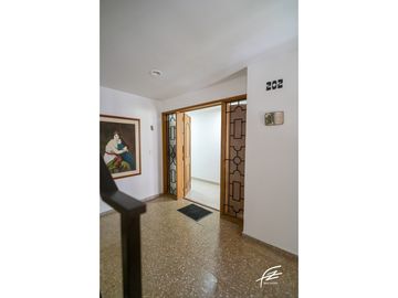 APARTAMENTO EN VENTA EN LAURELES, MEDELLN