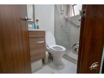 APARTAMENTO EN VENTA EN LAURELES, MEDELLN