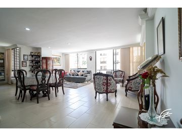 APARTAMENTO EN VENTA EN LAURELES, MEDELLN