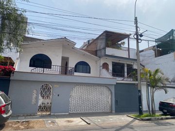 Casa a la Venta en Los Sauces Surquillo