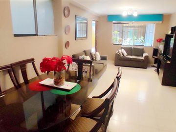 Venta De Departamento en 1er piso, con Espacio en Azotea, y Estacionamiento